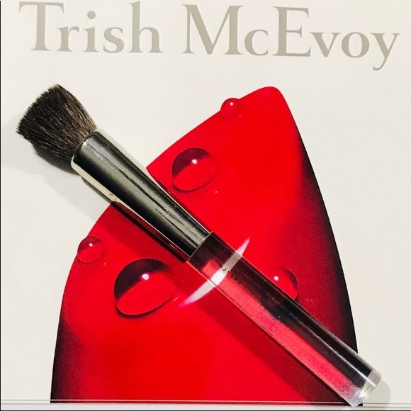 Trish McEvoy Other - Trish McEvoy Face Blender/Highlighter Brush